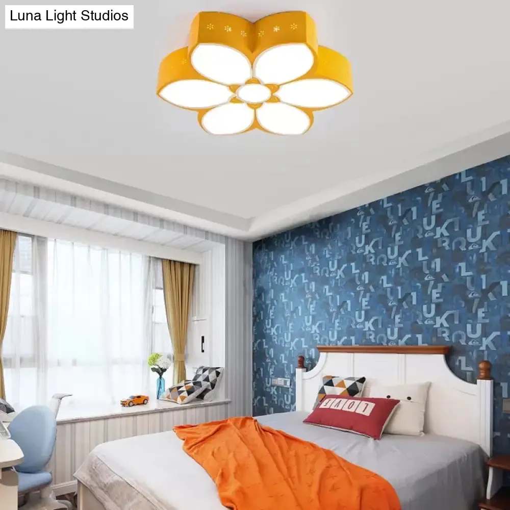 18"/23.5" Etched Blossom LED Flush Mount Ceiling Light in Vibrant Red/Yellow/Green