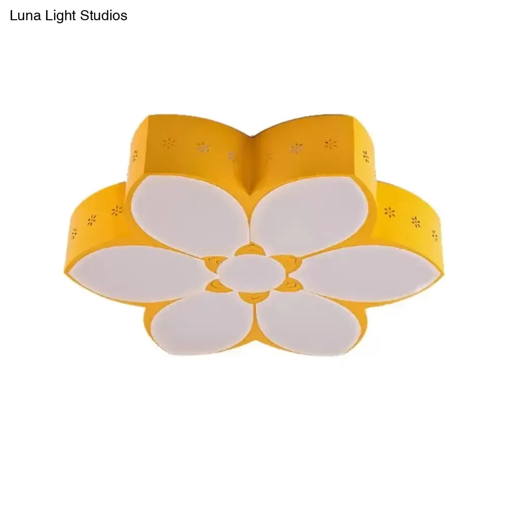 18"/23.5" Etched Blossom LED Flush Mount Ceiling Light in Vibrant Red/Yellow/Green