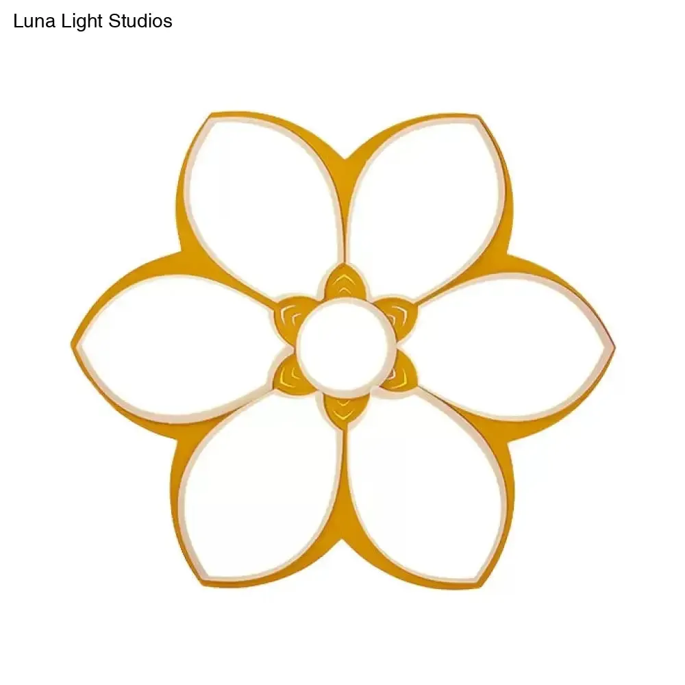 18"/23.5" Etched Blossom LED Flush Mount Ceiling Light in Vibrant Red/Yellow/Green