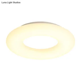 18"/23.5" Modern LED White Doughnut Acrylic Flush Mount Ceiling Lamp