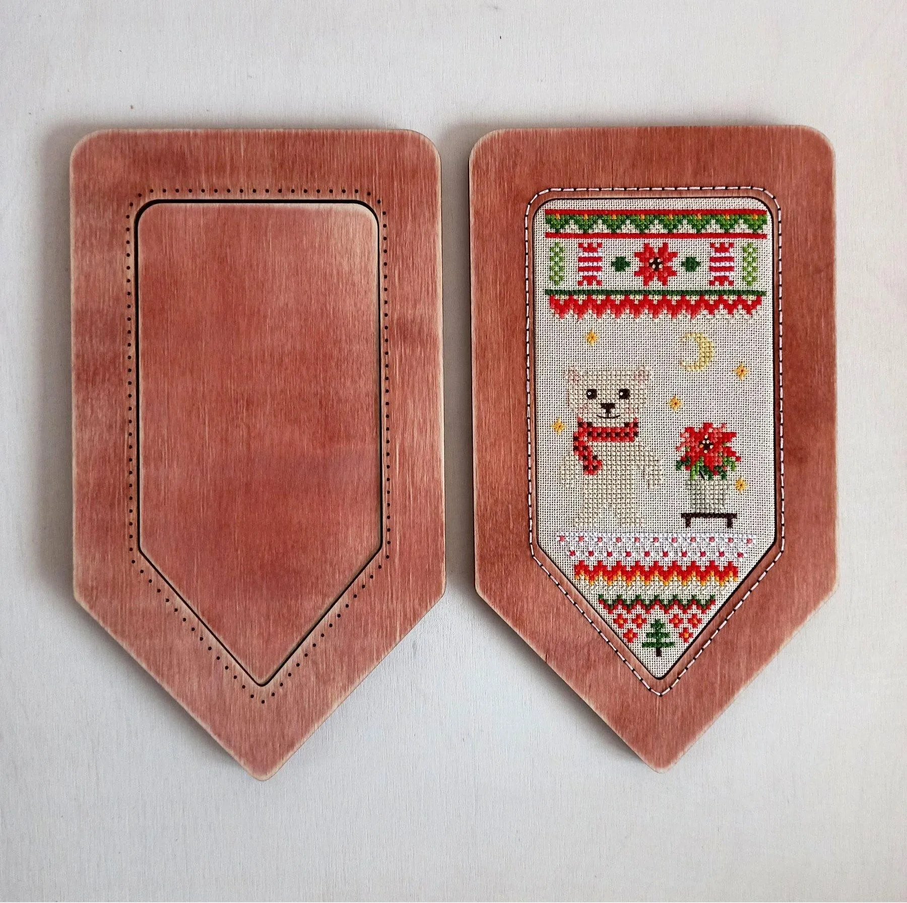 Flag (berry) DI-10/06 Cross-Stitch Frame