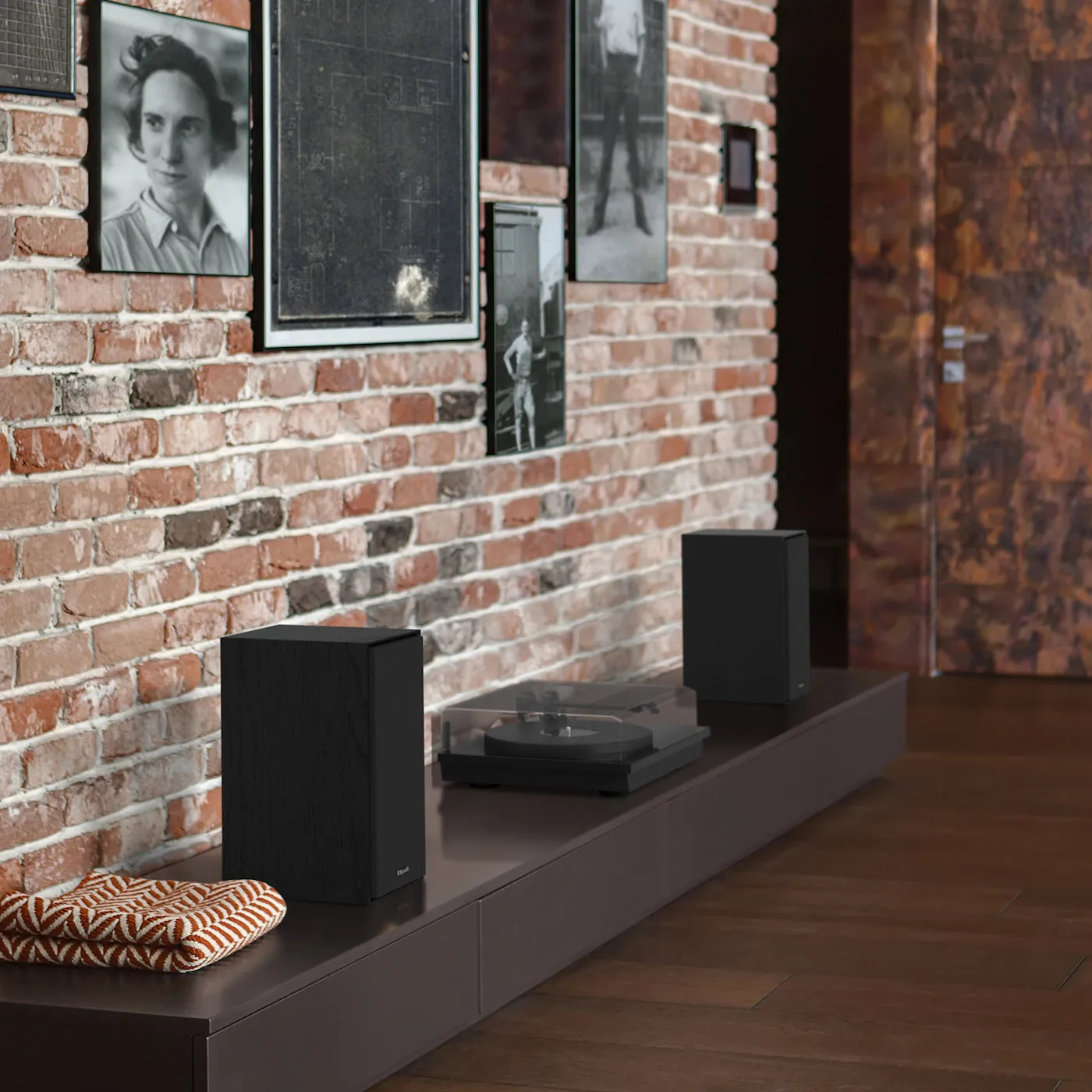 Klipsch R-40M 4" 200W Bookshelf Speaker with Bluetooth - Black (Pair)