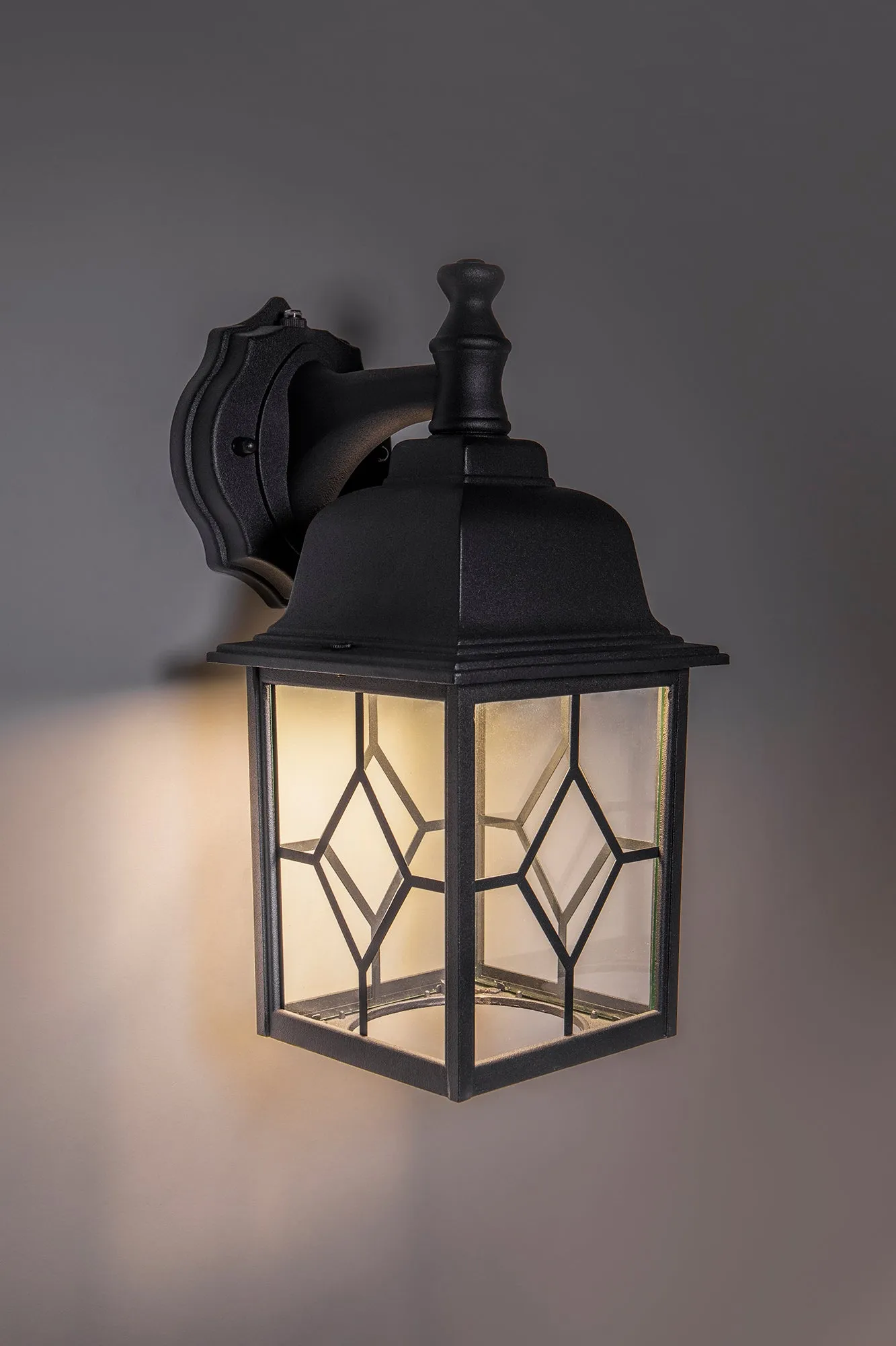 Outdoor Dusk to Dawn Integrated LED Square Wall Light, 1000 Lumens, 3K Warm White, Wet Location, Black or White Finish with Decorative Clear Glass