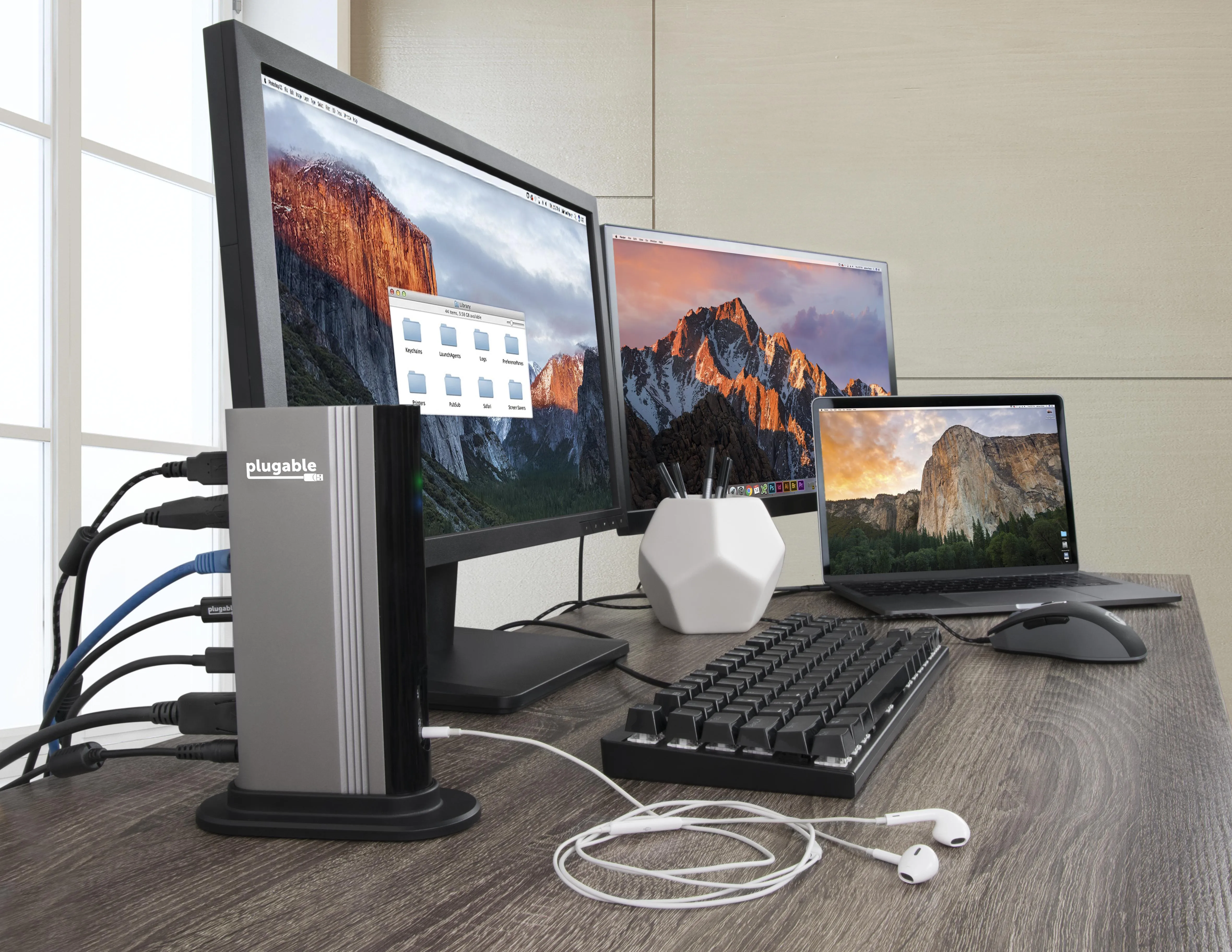 Plugable Thunderbolt™ 3 Dock with 60W Host Charging